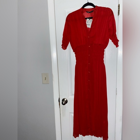 Super cute modest bold red dress from Zara BRAND NEW never worn before - Picture 3 of 8